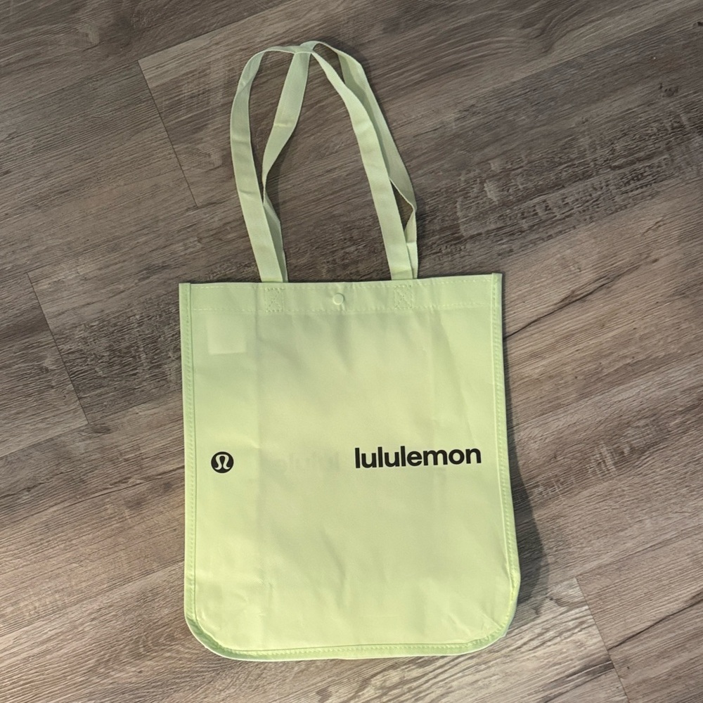 BRAND New: Lululemon reusable shopping bag (neon green) large